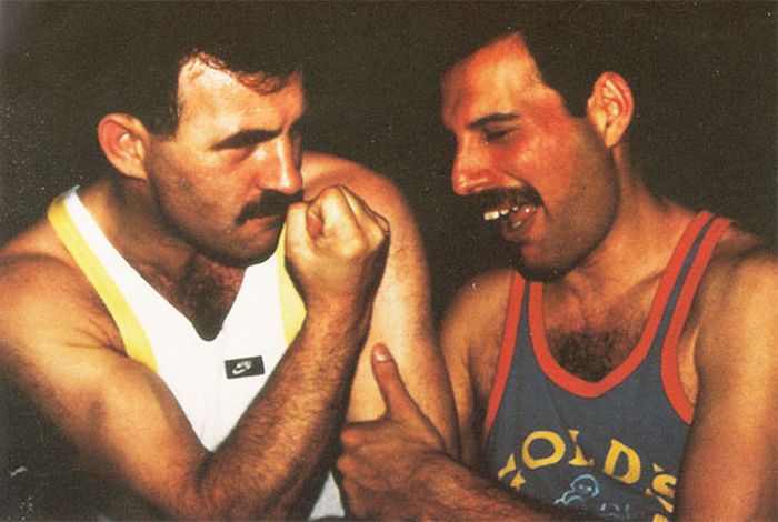 Rare Photos Of Freddie Mercury And His Boyfriend From The 1980s