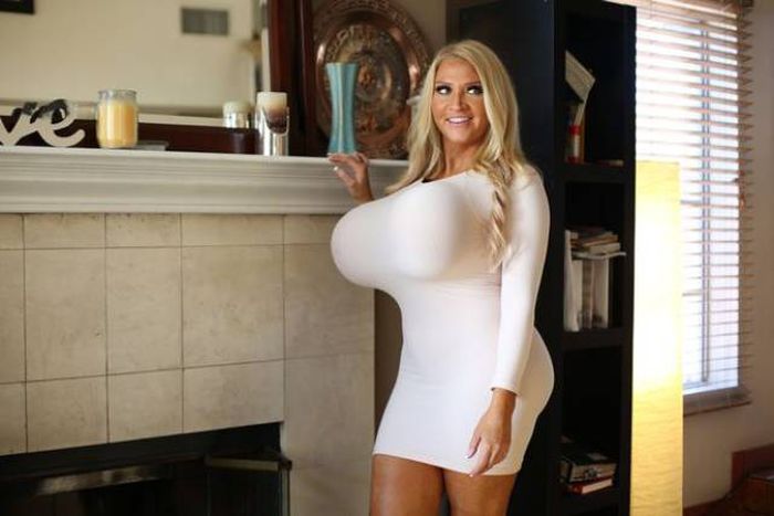 Being A Mormon Couldn’t Stop Her From Becoming A Busty Model