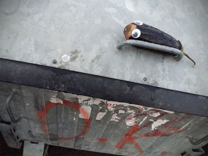 Someone In Bulgaria Put Googly Eyes On Broken Objects And It’s Awesome