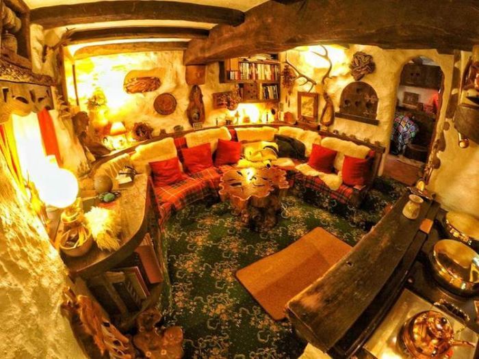 Lord Of The Rings Fan Builds His Own Amazing Hobbit House