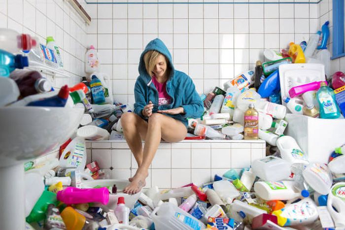Photos That Show 4 Years Of Not Throwing Away Your Trash