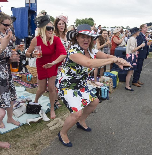 Fallers And Brawlers Party At Ladies Day