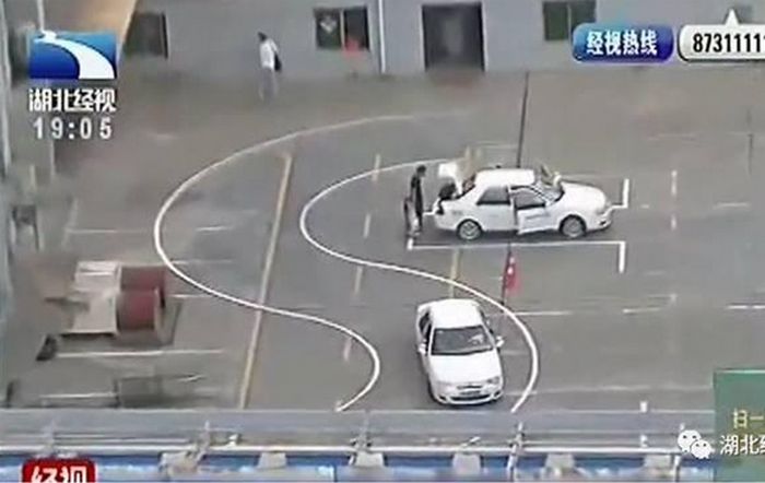 Rooftop Driving School In China Closes After Photos Surface Online
