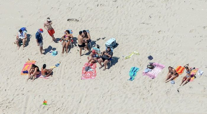 Governor Of New Jersey Hangs Out On Beach After Closing It