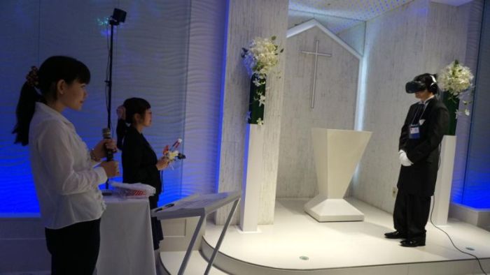 Japanese Gamer Gets Married In Virtual Wedding