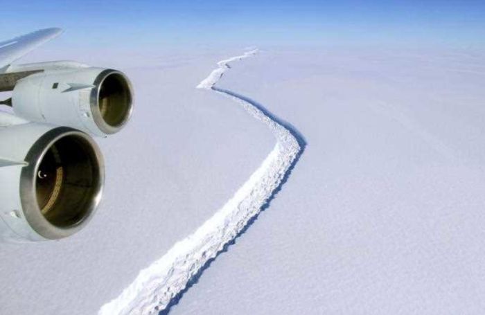 One-Trillion Ton Iceberg Breaks Off From Antarctica