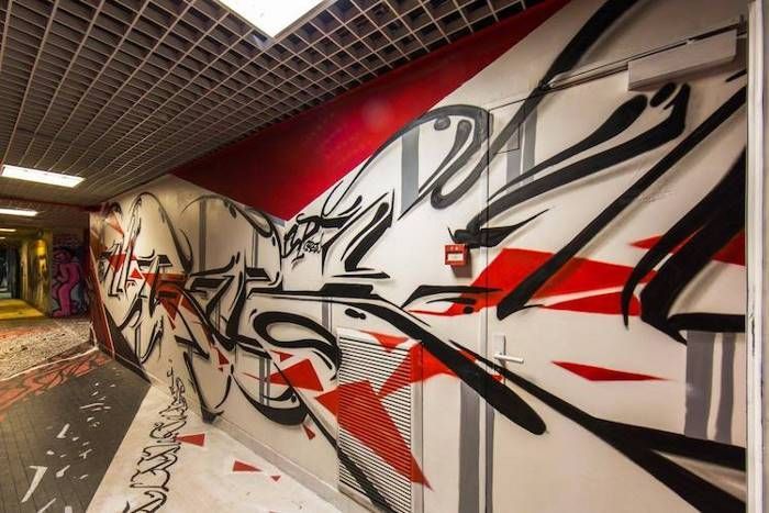 Hostel Painted By One Hundred Street Artists