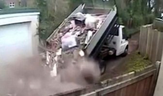 Court Of London Destroys Trucks After Violator Drops Garbage On The Road