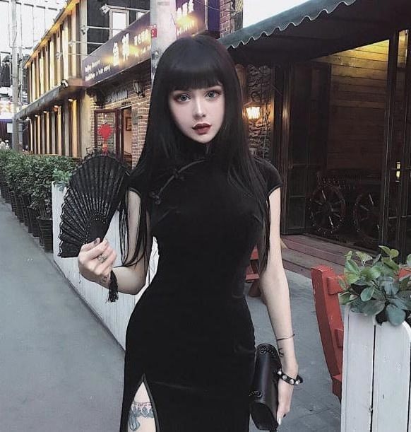 Gothic China Doll Kina Shen Is Pure Eye Candy