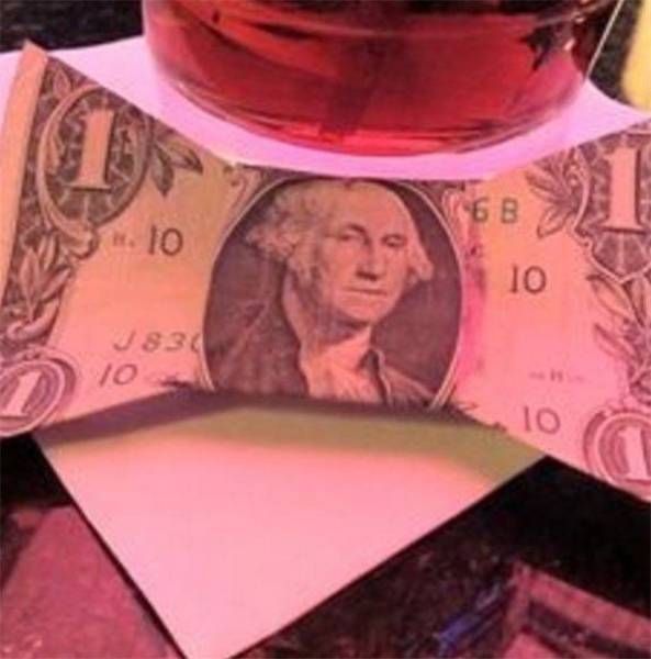 People Who Found Creative Ways To Tip Their Server