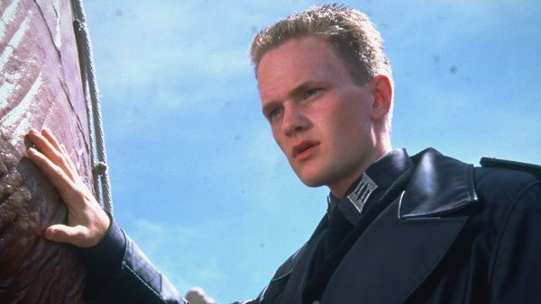 See What The Cast Of Starship Troopers Looks Like Now