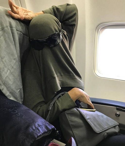 Awkward Airplane Photos | Fun - PIXIMUS