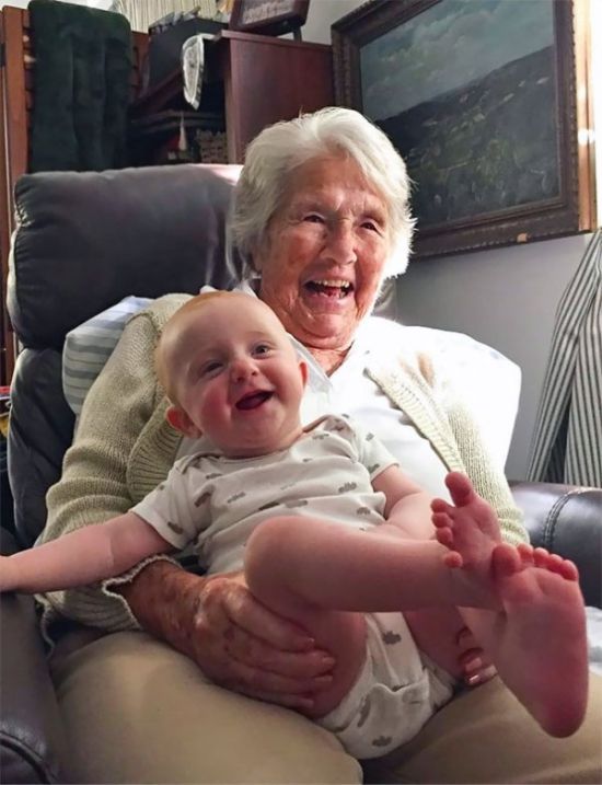 Kids Meet Their Grandparents For The First Time