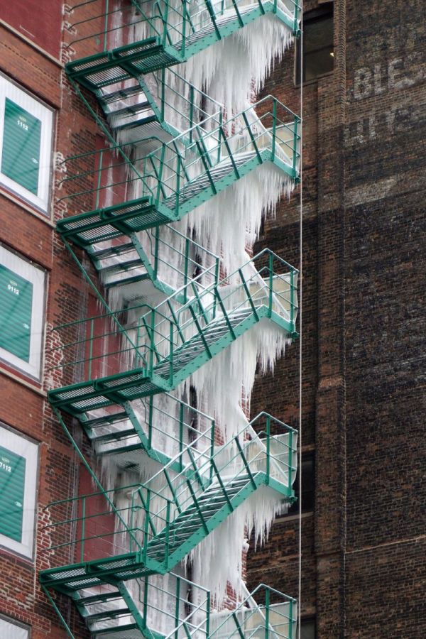 Building Turned Into An Ice Tower Due To The Breakthrough Of The Fire Sprinkler