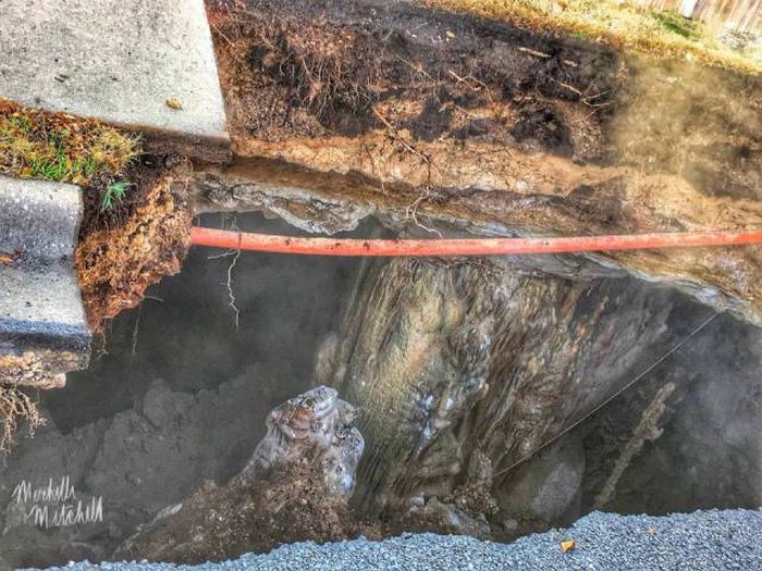 Road Collapsed In Texas Revealing A Cave Beneath The Ground