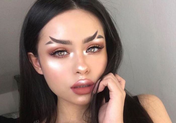 Fishtail Brow Is A New Trend