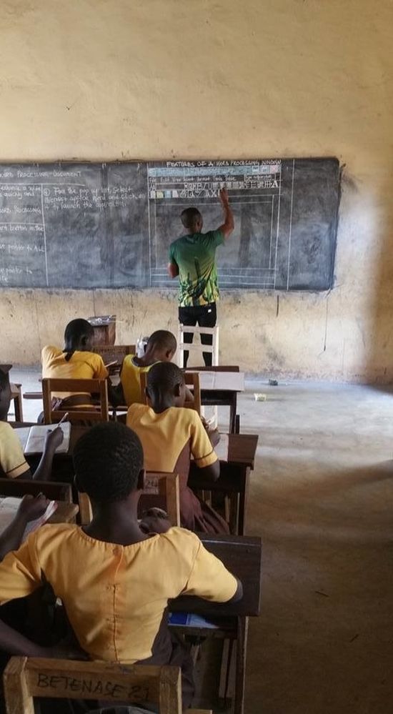 A Teacher Explains Windows OS In An African Village With No PCs
