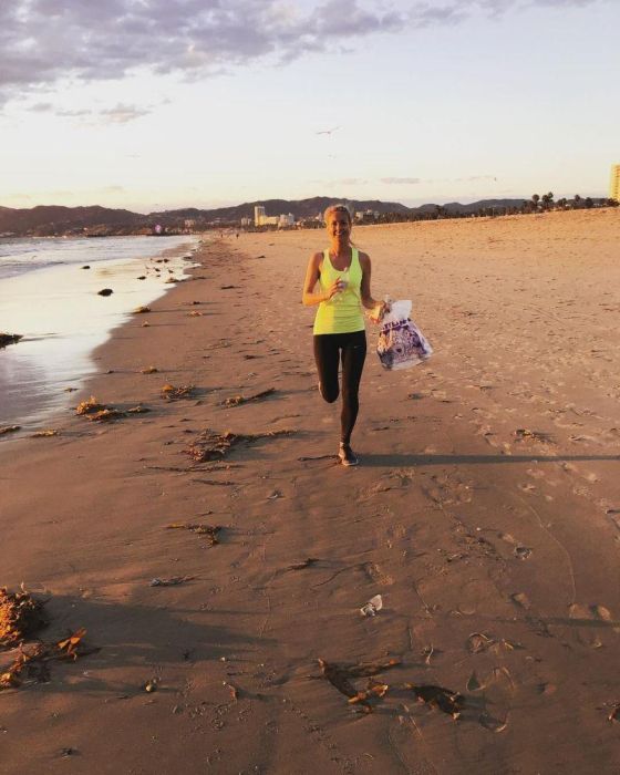 New Fitness Trend: Collect Rubbish While Jogging