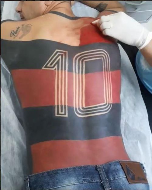 A Fan From Brazil Made a Tattoo Of A T-shirt Of His Soccer Club