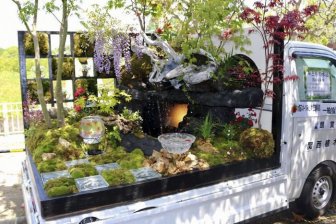 Japanese Compete To See Who Can Turn The Back Of Their Truck Into The Best Garden
