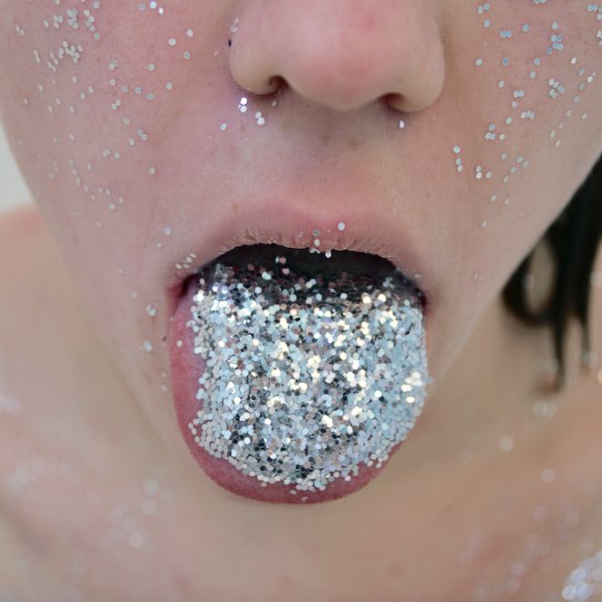 Licking Glitter Is A New Trend