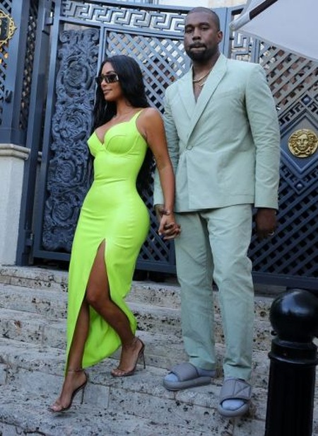 Kanye West Has A Funny Outfit