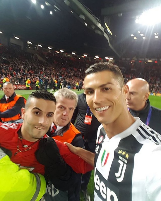 Pitch Invader’s Selfie With Ronaldo
