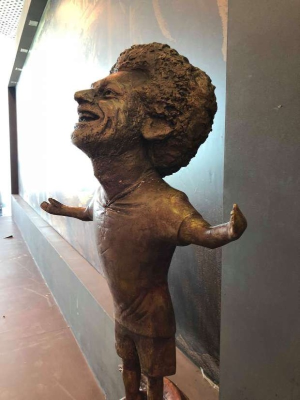 A Very Strange Egyptian Statue Of Mohammed Salah