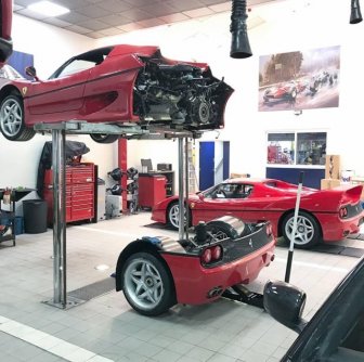 Changing The Clutch On A Ferrari F50