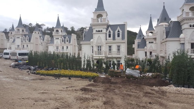 Builder of $200 Million Turkish Chateaux Project Goes Bankrupt