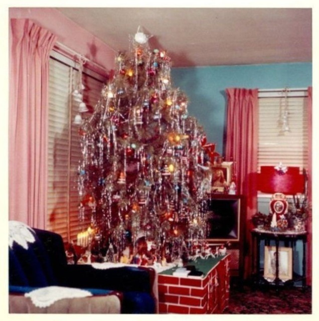 Photos Of Christmas Home Decor In The 1950s And 1960s