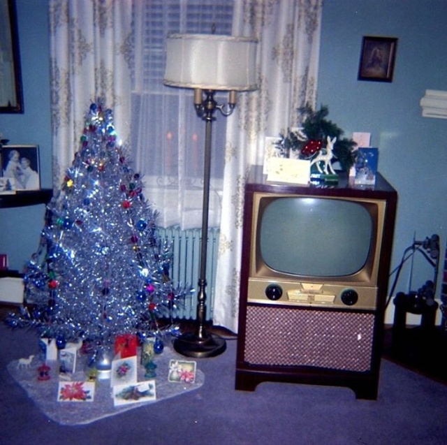 Photos Of Christmas Home Decor In The 1950s And 1960s