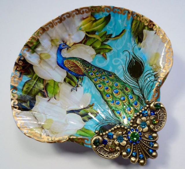 Artist Turns Real Seashells Into Decorative Jewelry Dishes