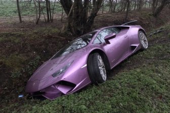 A Crypto Millionaire Left His Crashed Lamborghini In Ditch And Took A Taxi To Office