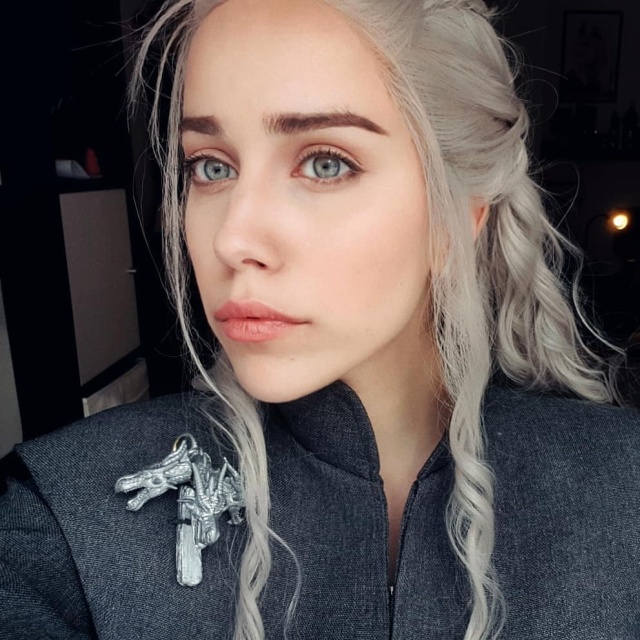 Daenerys Targaryen Cosplay By Italian Model Roberta Rory Pattaro
