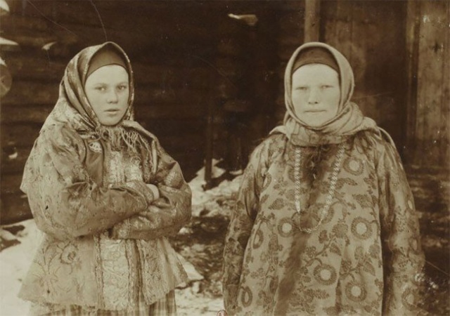 Rare Vintage Photos Of Dwellers Of The Russian North Over A Century Ago
