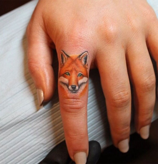 Examples Of Awesome Finger Tattoos