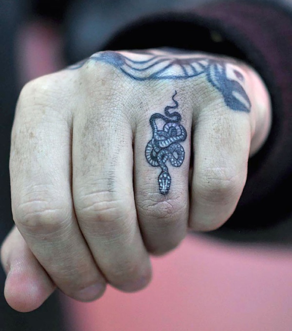 Examples Of Awesome Finger Tattoos