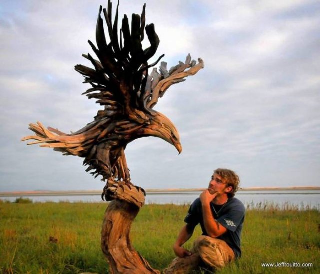 Artist Creates Sculptures Solely Out Of Wood He Finds On Beaches