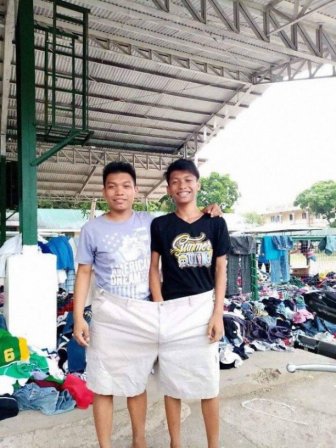 Taal Volcano Donations: Filipinos Pose In Mismatched Clothes