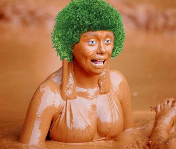 Photoshop Battle: Mud Girl