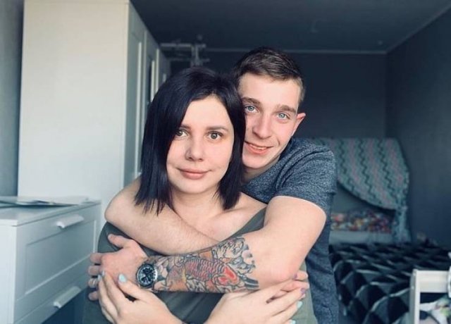 35-Year Old Stepmom Marries Her 20-Year-Old Stepson