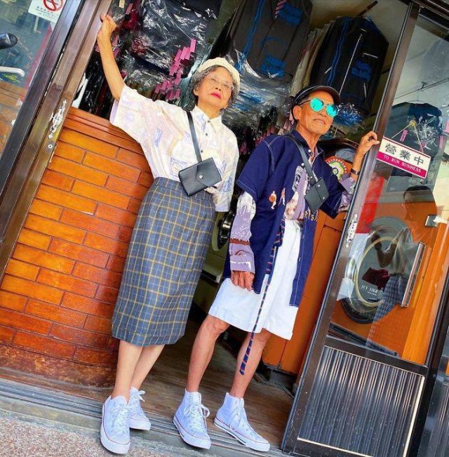 Taiwanese Couple Poses In Forgotten Clients Clothes From Laundry