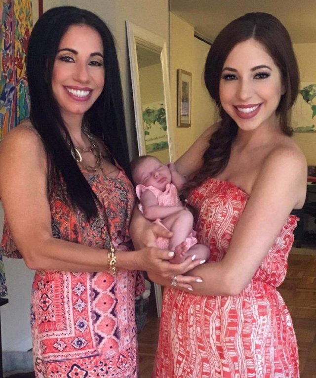 These Mother And Daughter Look Almost Similar