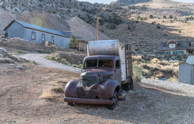 This Guy Bought A $1.4 M Ghost Town And Been Rebuilding It During Isolation
