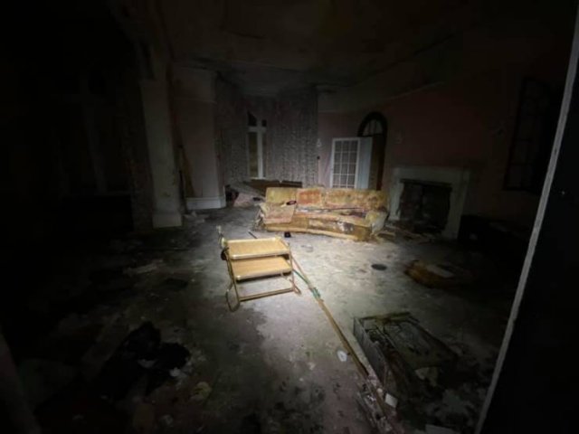 Abandoned Mansion Reveals Its Secrets
