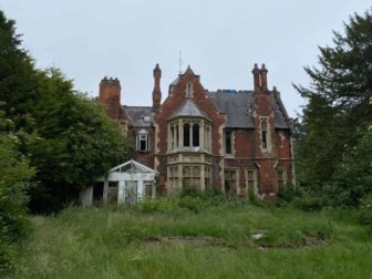 Abandoned Mansion Reveals Its Secrets