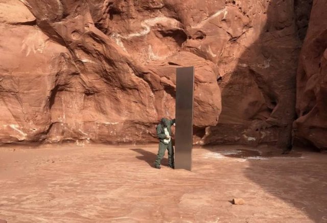 A Huge Metal Monolith Was Discovered In Utah Desert