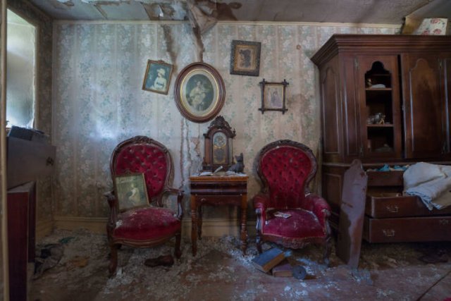 Secrets Of Abandoned XIX Century Cottage