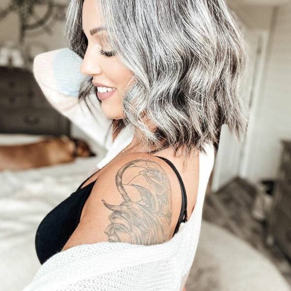 This Woman Decided To Stop Dyeing Her Hair